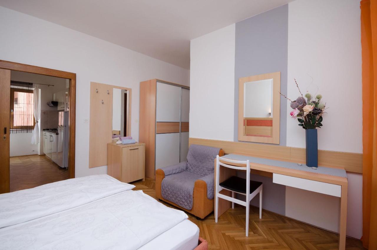 Apartments Mirjana B Lopar Exteriör bild